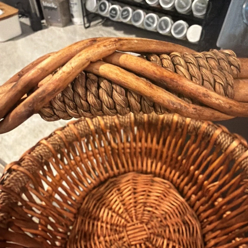 LG Rustic Wicker Gathering Basket Farmhouse Cottagecore Decor Reinforced‎ Handle